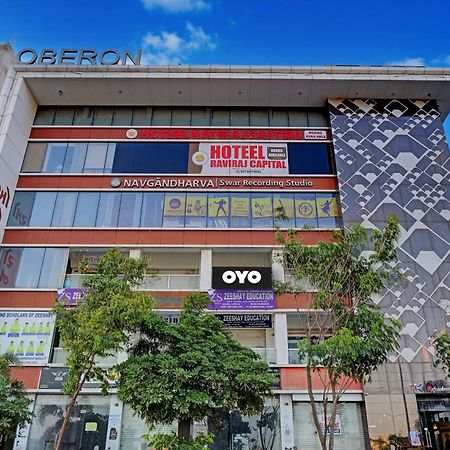 Collection O Hotel Swarg Σουράτ Εξωτερικό φωτογραφία