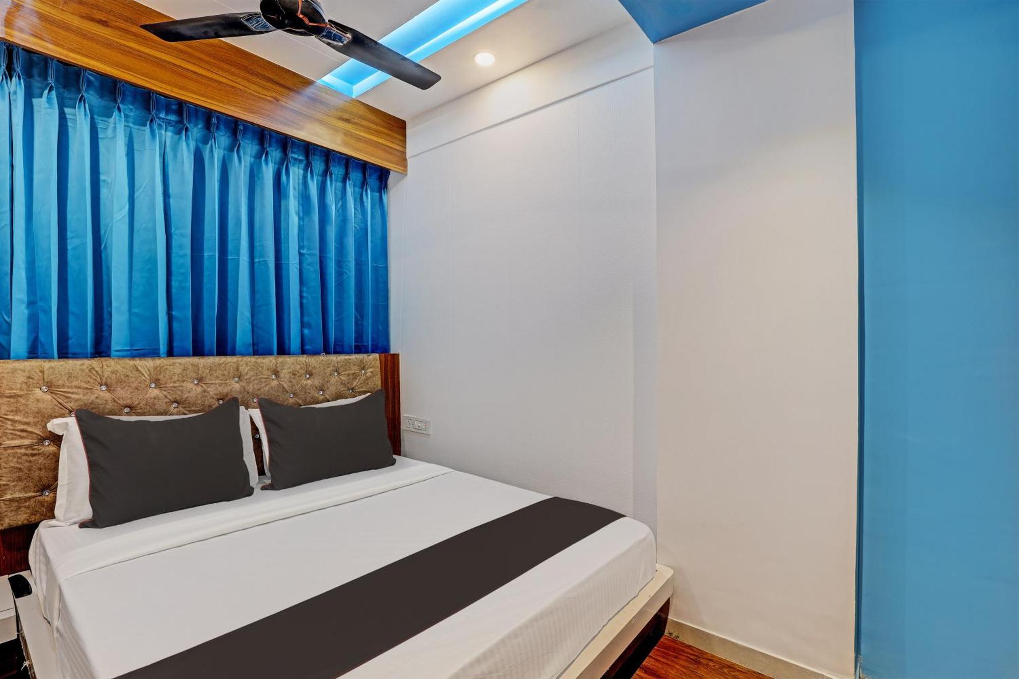 Collection O Hotel Swarg Σουράτ Εξωτερικό φωτογραφία