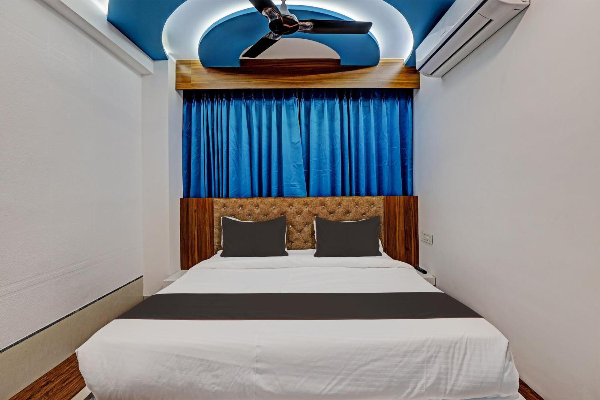 Collection O Hotel Swarg Σουράτ Εξωτερικό φωτογραφία